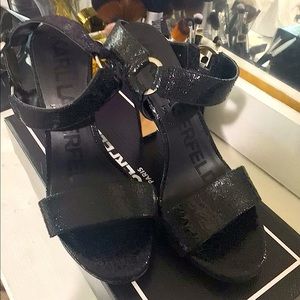Karl Lagerfeld leather sandals